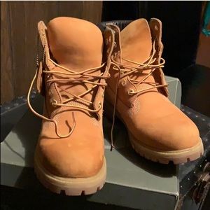 Wheat timberland boots 8.5